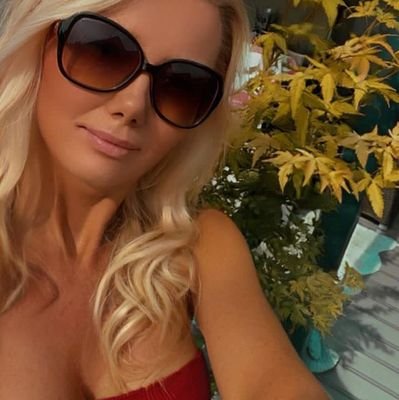 / Life is Worth a living porfolio manager and financial advisor and a crypto specialist