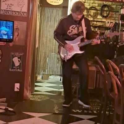 mikun81075's profile picture. 福岡県北九州/清潔感有り/低音ボイスがエロいらしく子宮に響くみたい！中イキ脳イキさせるのが得意今までお逢いしてきた女性でイカなかった事は一度もありません20代から50代の女性達、婚外とのセ☆クスを楽しんでいます。ゴムは必ずつけてます。定期的に性病検査も受けてるので問題なし！２人だけの秘密は墓場まで持って行きますよ‼️