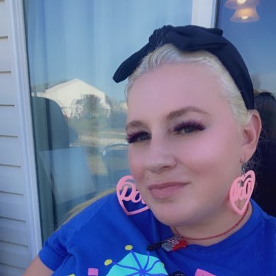 Horror Co-Hostess @damnedpodcast with ADHD and 🖤passion for #horror #punk #grindhouse #gaming #cats #mutantfam #gore #giallo #mst3k #rifftrax