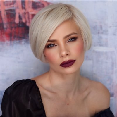 𝗕𝗲𝗮𝘂𝘁𝘆 𝗶𝘀 𝗠𝗼𝗿𝗲 𝘁𝗵𝗮𝗻 𝗠𝗮𝗸𝗲𝘂𝗽📍Ojai, CA Celebrity MUA • Beauty Energetics • Educator • Writer | @kdlrbeautylabs