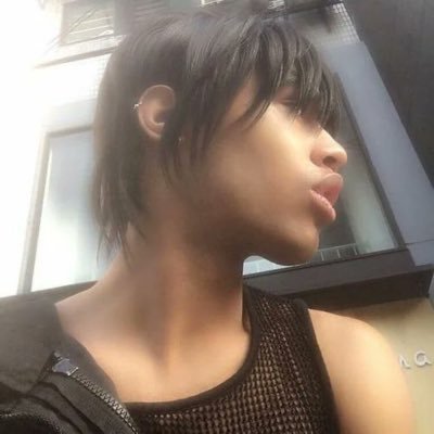 raiconic's profile picture. a car just drove past my house wtf