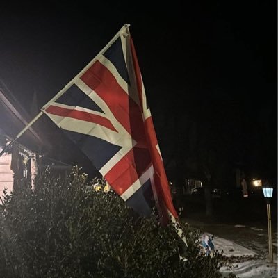 allen_vanes's profile picture. single guy who had his heart pulled out if his body just seeing whats out there