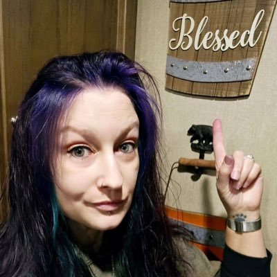 Spell Caster / Crystals🔮 / Spiritual enlightened/ Medium / Lover of Cat 🐈 / Mom of One