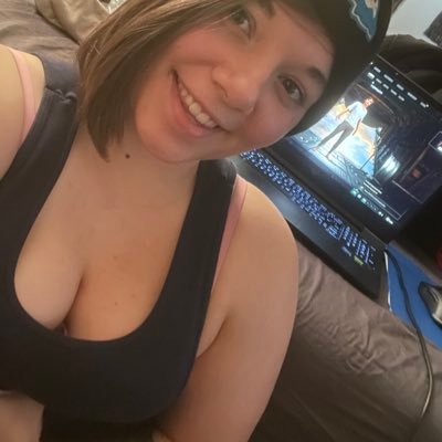 UrAngelbaby_XXX's profile picture. Barely in my 20s tryna pay for college, come chat with me 🥰❤️ let’s have some fun 😜 I love being outdoor, 420 friendly follow the link and chat me up 😍