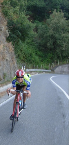 cocosauro's profile picture. Scrivo, fotografo, filmo, cammino e pedalo. In ordine sparso.