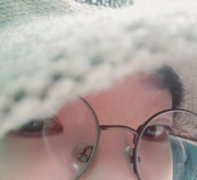 FeatherYeon2's profile picture. Another acc cause @FeatherYeon1 got hacked.