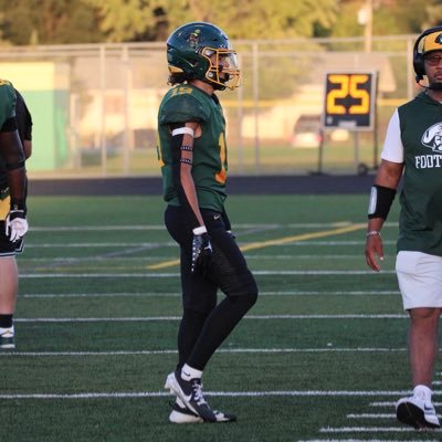 🏴☠️park center🏴☠️ ✏️C/O 2026 (3.7 GPA)📚 |5’11” 170|🏈RB/FS&SS/CB #19🏈 insta: rico_calvert_ | Email: ricojrcalvert@outlook.com | phone #: 612-850-2241
