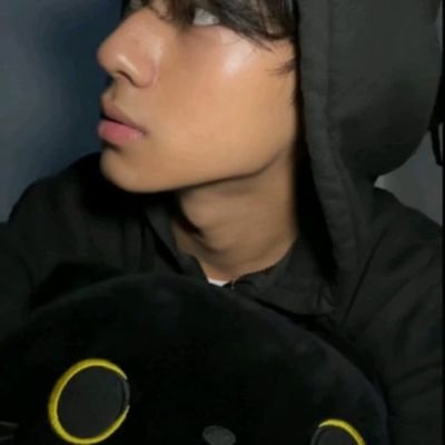 sainty_lix's profile picture. how to get back my acc here? 😔