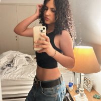 Clara (@claarialvariza) 's Twitter Profile