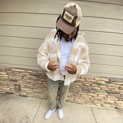 You’ll lose money chasing bitches but you never lose a bitch chasing money! #FEB #SnitchK #Free2GloCKs Outstanding Member ✡️