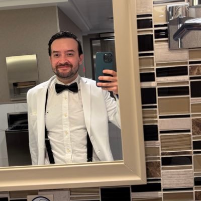 📍SJO, 🇨🇷🇪🇸 MD, Gym, Travel, Disney, Cruising, Videogames, Books, Music, History.