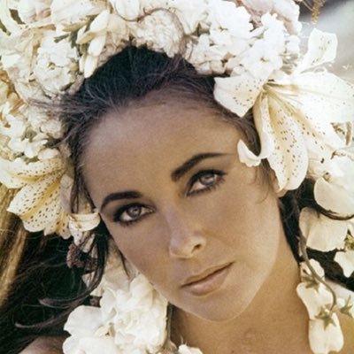 Dame Elizabeth Taylor was a British-American actress, prominent figure in Hollywood Golden Age, and a philanthropist (February 27, 1932 – March 23, 2011)💗🕊️