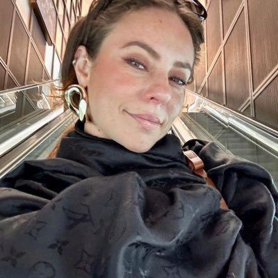 miaoliver38's profile picture. Mia🌸 just here I guess😅