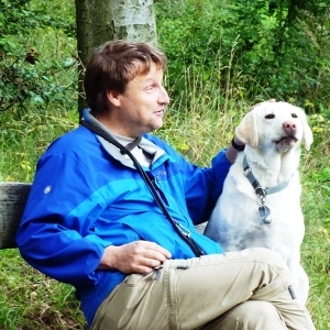 52, blind, lichtunabhängig. Enthusiast, Aktivist, Realist. Forscht zu Fernassistenz, Dunkelheit & mehr. Waldbewegt als @Harleswald. English @PerBusch #a11y