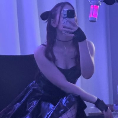 Empress of simps, simp for me | 22 y/o brat | spoil me 🖤⛓️ | YouPay: https://t.co/aXjyOE5CxJ | Beemit: @empressofsimps