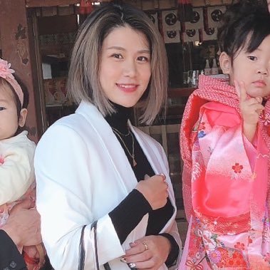 主婦でも50万稼げる方法教えます!物販で稼ぐシングルマザー ▷3児の母▷紳士服講師▷大阪出身▷効率よく稼ぐママ/家事に子育てに追われながら怒涛の毎日/限られた少ない時間の中での取り組み方を伝授できます/同行依頼はDMでお待ちしてます♪