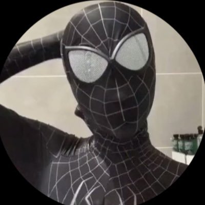 pmlkz's profile picture. 