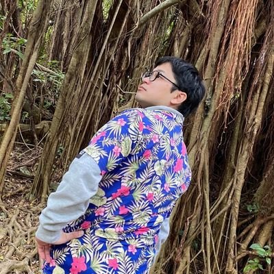 元副社長であり、元三代目であり、バツイチ。色々と経験談あります。NC旋盤+マシニング+研削+ワイヤーカットやってます。多能工思考です。資格は商業高校時代の簿記、ワープロ、電卓の3種目一級くらいです(笑)大学は経済経営学部マーケティング学科卒。政治思想は中道~保守が好きです。
過去の経験からハッキリと主張は致します。