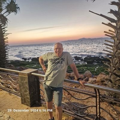 ubaumert's profile picture. wer will das wissen.