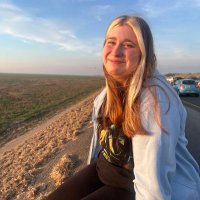 Eve (@beesleevemedia) 's Twitter Profile