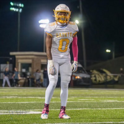 NicholasTh43663's profile picture. Nicholas“smoove”Thomas•Wr/DB•5’10•152•40dash 4:4•selma high school•C/o 26• Recruitment open⭐️