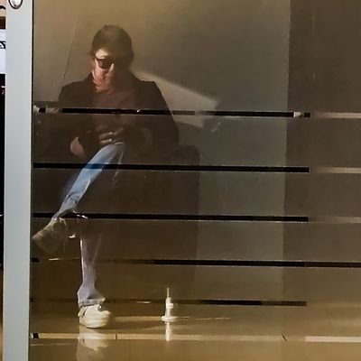 Zyanya_Lilith's profile picture. Puedo escribir los versos más tristes esta noche... 
Y todas las demás también... 🥺😥