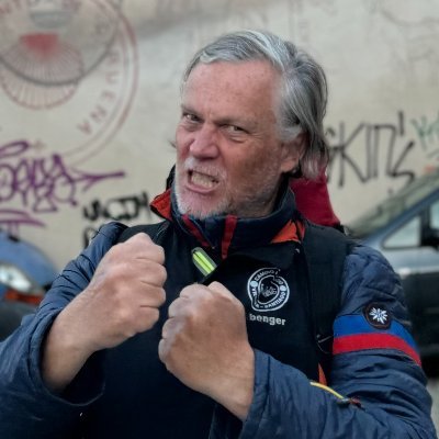 Teniente🇦🇷Libertario | Autor 📗 Mi Pequeño Peregrino | Vlogger🎥 | Aventurero 3.700K👣70.000K🚐 5.000K🚴♂️🇨🇱🇫🇷🇪🇸🇦🇹🇩🇪🇺🇾🇧🇷🇬🇧Papá✖️4 🇦🇷🇦🇹