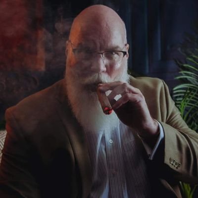 Knot tyer, fidgeter, old video gamer, and occasionally Santa.