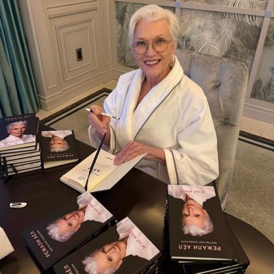 privatmayechat6's profile picture. The mother of @Elonmusk thank you y’all for the love and support ❤️🇺🇸