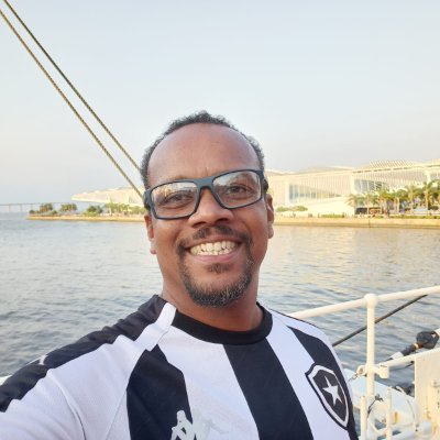 Um país rico do ponto de vista econômico e cultural é um país com educação de qualidade.