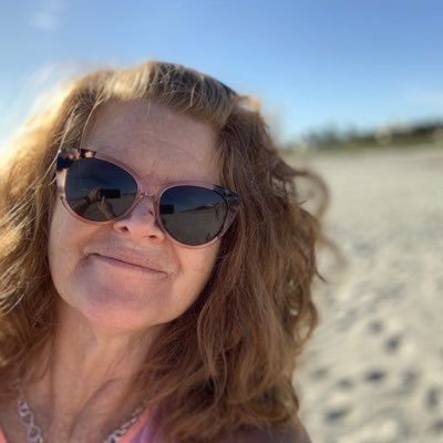 Each day is a gift. Open w/vigor. Island girl & her rocket man. Live for my rescues, grands & my love 🤙 🚀☀️🐚🇺🇸