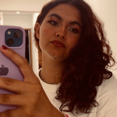 𝟏𝟏𝟏
ʾʾ 𝒄𝒂𝒖 ʿʿ
she/her ⋆
🔖» 𝒊𝒌 𝒉𝒐𝒖 𝒗𝒂𝒏 𝒋𝒐𝒖.ʾ
•
raiva. um pouco de raiva.comigo mesma. sei lá to meio cansada. de mim mesma. (clarice lispector