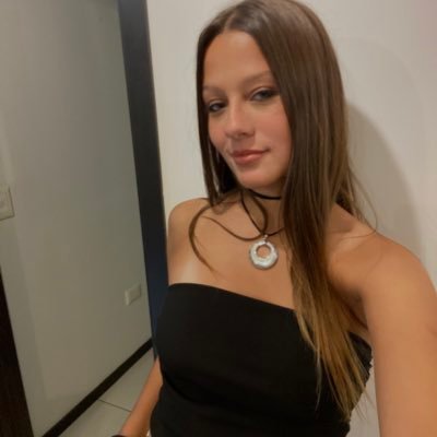 priscilacybart_'s profile picture. 