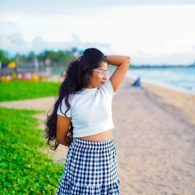 SL🇱🇰VCC🔰PNCoE💚Since°99🧚Windy🌬English teacher👩🏻🏫Believe✝Love is like the wind,you can't see it but you can feel it♥️
