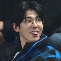 zee (@chyrshntm) 's Twitter Profile