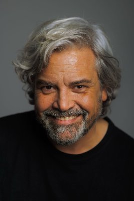 Periodista español, presentador, actor y cantante. Social Media y Piloto de dron. CUENTA OFICIAL Y PERSONAL. SOLO ME REPRESENTA A MI.