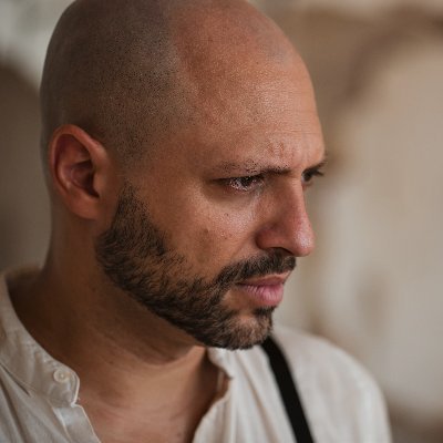 Vito302's profile picture. Regista e Filmmaker. Ho fondato @piano_9 e @silenzioinsala