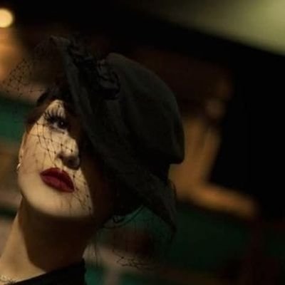 ik440033933786's profile picture. يـصِـفُـهـا قـائِـلاً:
مـزيجٌ بينَ ما يجذبـك ويُـغيضـك .🦋.