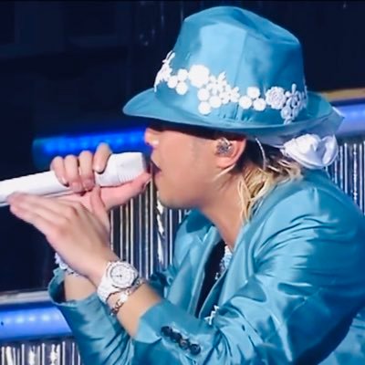 中居ヅラのおばちゃんです! SMAP6人の頃から応援しています。 中居くんを人として尊敬しています 今は名誉回復する事を願い応援しています!無言フォローお許しください。