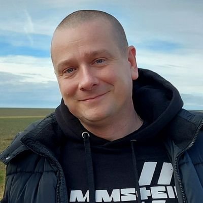 Žít, to je nejvzácnější věc na světě, neboť většina lidí jenom existuje.