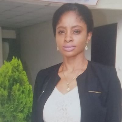 Docteure (PH.D.) en Science Politique, spécialisée en socio-anthropologie dont les travaux portent principalement sur les chefferies traditionnelles.