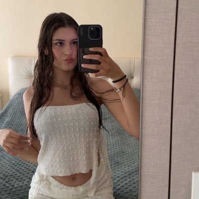 zeyyneep77's profile picture. t