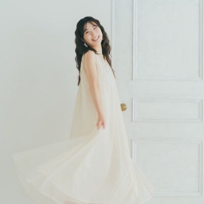 「ジブリの思い出がいっぱい」オーケストラによるドリームコンサートに The Breeze Adventuresのメンバーとして4年間活動後、2021年にグループを脱退。現在はソロで「hanami」として関西を中心に活動中。2025.1.13 2nd single「hanauta」リリース。