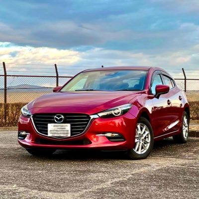 ・図月つくる🔧すこすこ侍 ・愛車はMAZDA AXELA 15XD ・ln(-e^πi) ・やせいのピアノ弾き ・ケミオタク ・動物好き ・みずのんカッコイイ🌟