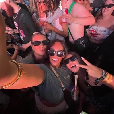 yasmine_sbita's profile picture. your vibe attracts your tribe 🕺🏽