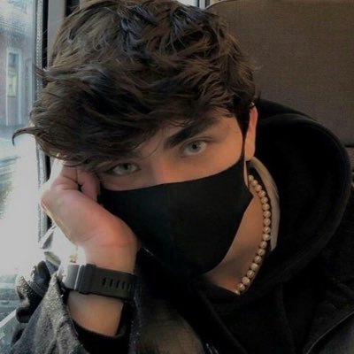 SKOR05394423's profile picture. علمتني الحياة أن علينا أن نحب الناس بالطريقة التي يحبون أن نحبهم