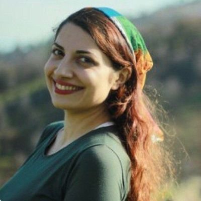 Mtherofcatsings's profile picture. Be the Light You Wish to See in the World 🌞
این اکانت بیشتر به نجات و حمایت از گربه‌ها می‌پردازد :))