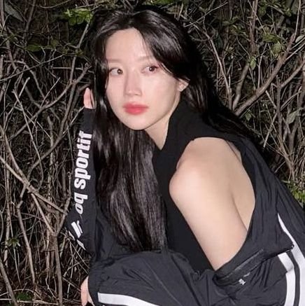 fan account dedicated for actress, model, and writer MUN KA YOUNG. 💗🎬🔜: #MyDearestNemesis, #UsAndThem, #Seochodong, and #Cashero
IG: munkayounggallery