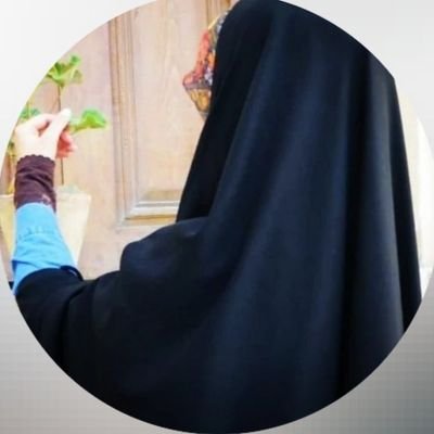 مادر دو بخش است: «ما» و «در» … و قصه یتیمی «ما» از کنار «در» شروع شد.