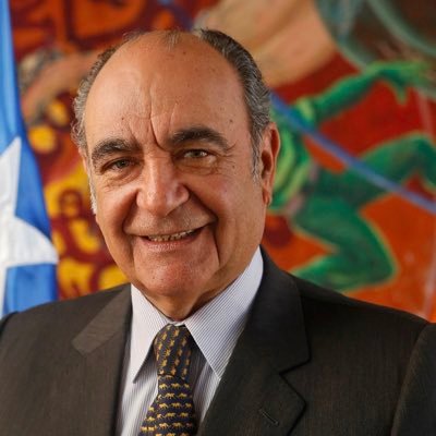 Chileno,79,Padre de Familia,ex SS.Interior,Diputado y Presidente de RN y ACH. Abogado,Agricultor, Criador,Profesor de Historia del Derecho y Derecho Romano UST
